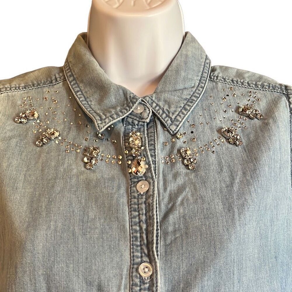 Chicos Blue Chambray Denim Rhinestone Bling Button Down Top Size 2 Rodeo Country - Picture 3 of 10